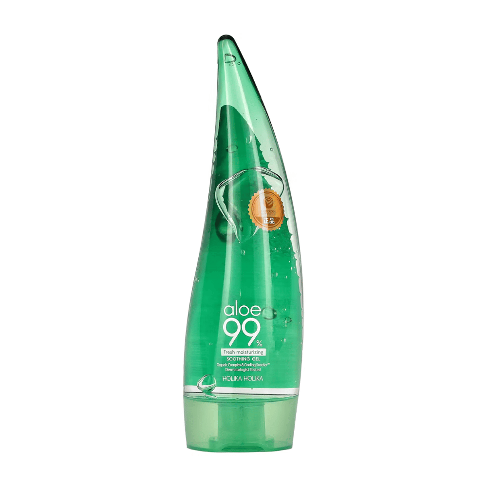 Eine grüne, aloe-förmige Flasche mit Holika Holika Aloe 99% Soothing Gel. Die Flasche enthält beruhigendes Gel und hat einen Text, der die feuchtigkeitsspendenden und beruhigenden Eigenschaften des Produkts beschreibt.