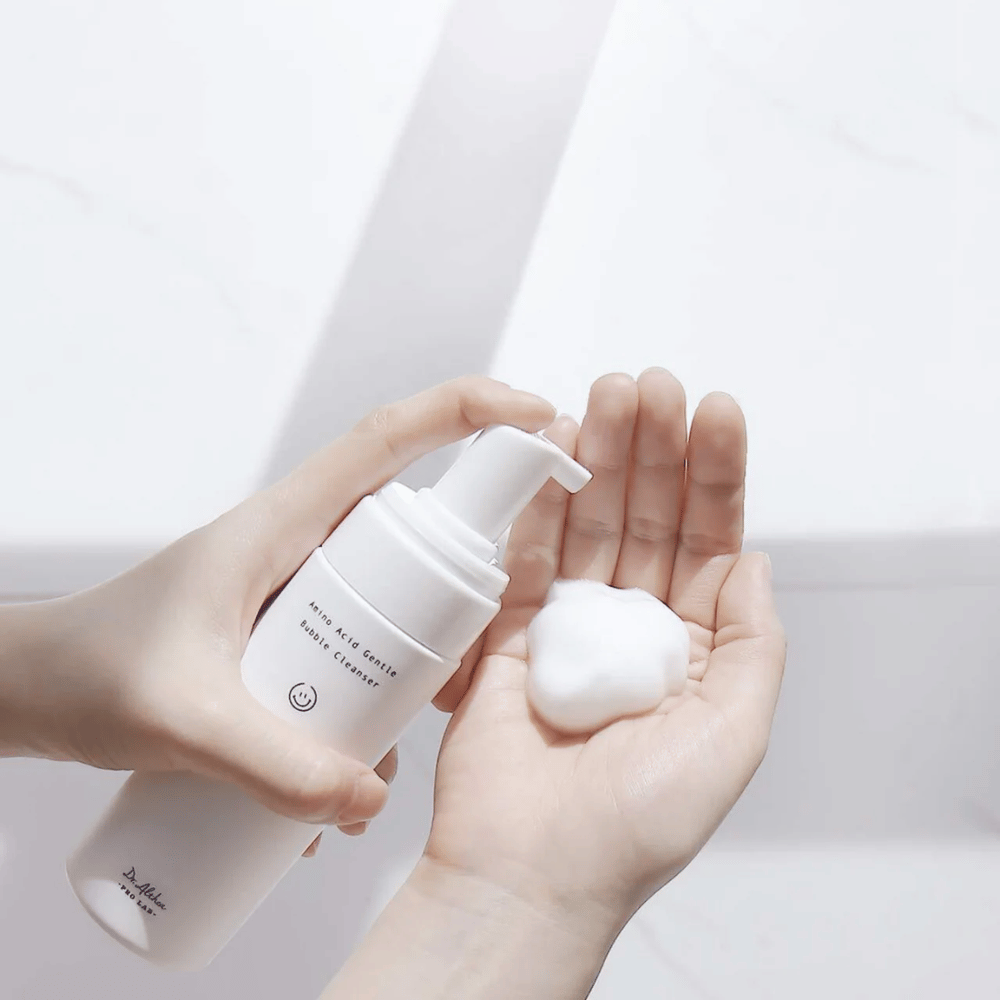 Dr. Althea Amino Acid Gentle Bubble Cleanser ist ein sanft schäumender Reinigungsschaum mit Aminosäuren, der effektiv reinigt, ohne die Haut auszutrocknen. Perfekt für empfindliche Haut.
