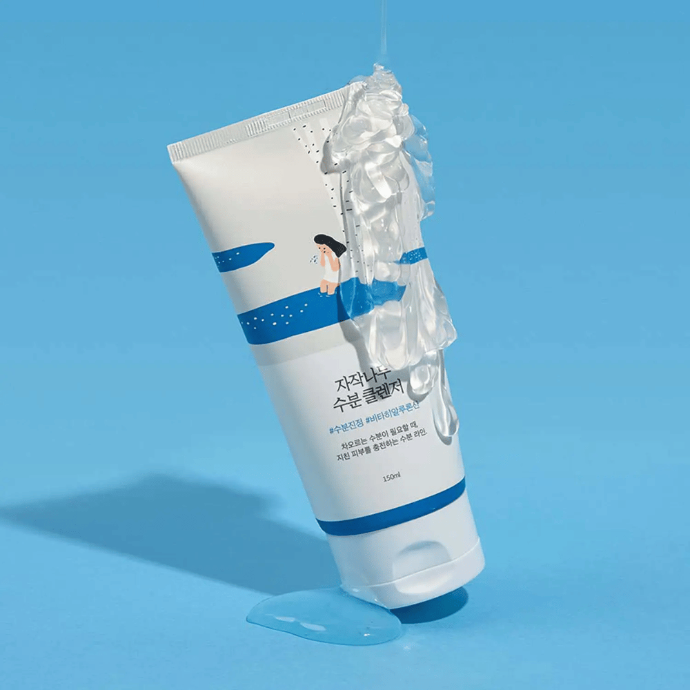 ROUND LAB Birch Juice Moisturizing Cleanser in der Tube mit cremigem Schaum, milde Gesichtsreinigung mit Birkensaft, die sanft reinigt, die Haut mit Feuchtigkeit versorgt und die natürliche Feuchtigkeitsbalance der Haut bewahrt.