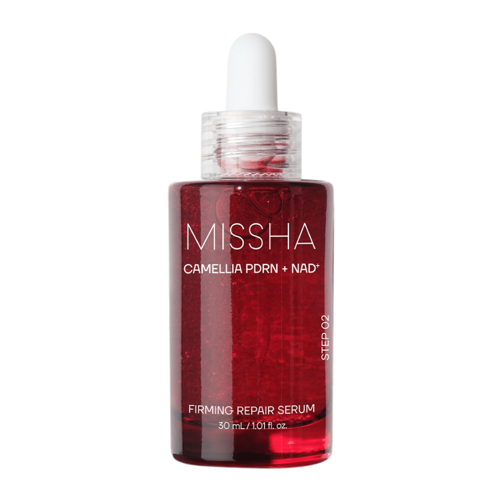 7. MISSHA Camellia PDRN NAD+ Firming Repair Serum 30 ml – rote Glasflasche mit Pipette und sichtbaren roten Kapseln vor weißem Hintergrund