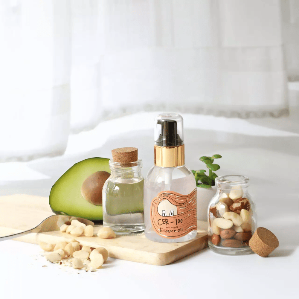 Elizavecca CER-100 Hair Muscle Essence Oil – koreanisches Haaröl mit Avocado und natürlichen Ölen, das hilft, trockenes und geschädigtes Haar mit Feuchtigkeit zu versorgen, zu stärken und Glanz zu verleihen.
