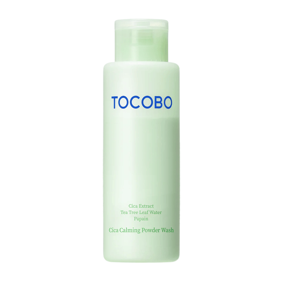 TOCOBO Cica Calming Powder Wash Gesichtsreinigung, die sanft exfoliert und die Hautbarriere stärkt.