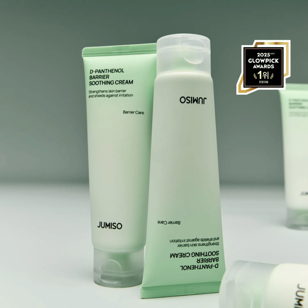 Jumiso D-Panthenol Barrier Soothing Cream in Tube mit Deckel, von der Seite fotografiert mit Glowpick Awards 2025-Logo.