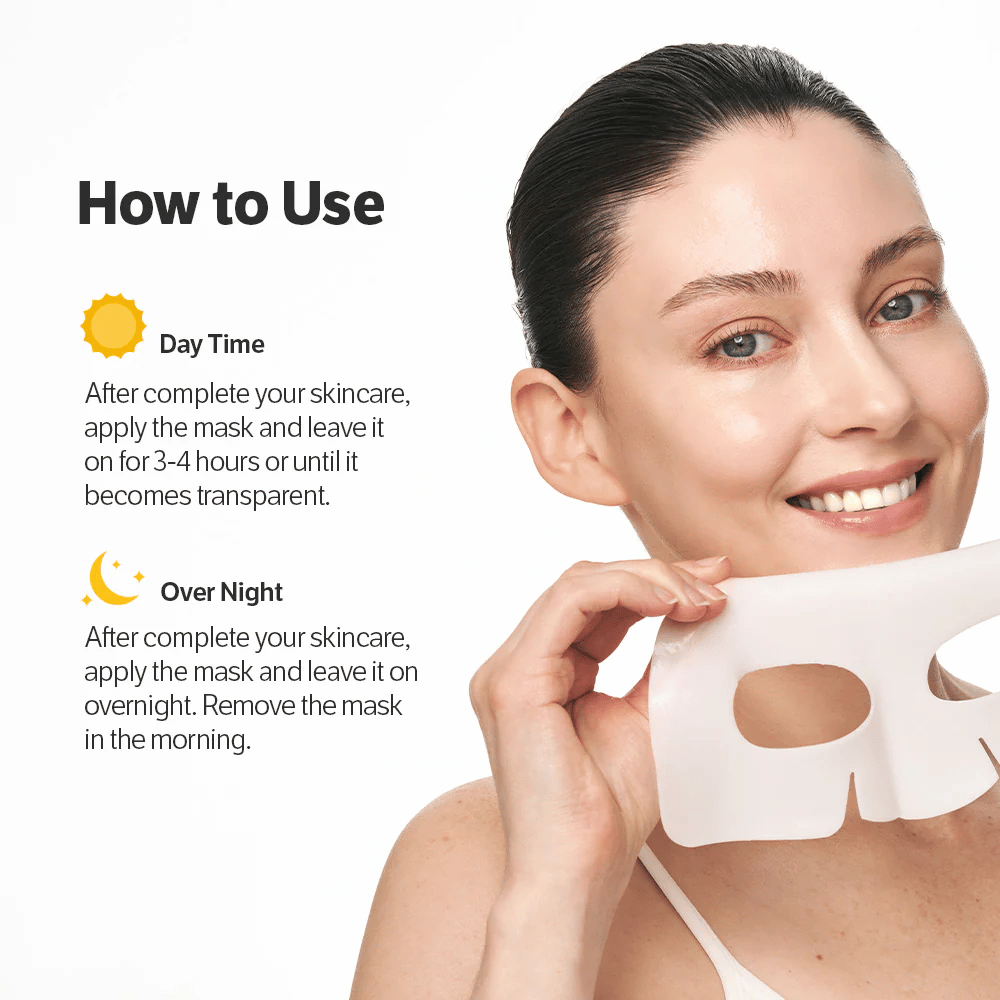 Frau, die Sungboon Editor Deep Collagen Power Boosting Mask mit Anweisungen für die Anwendung bei Tag und Nacht hält.