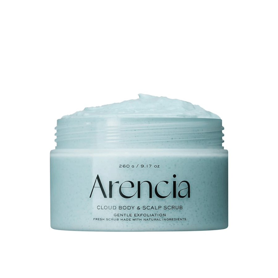 Arencia Fresh Cloud Scrub French Mint & Lily auf weißem Hintergrund. Erfrischendes Körper- und Kopfhautpeeling, das sanft exfoliert und ein kühlendes, weiches Hautgefühl verleiht.