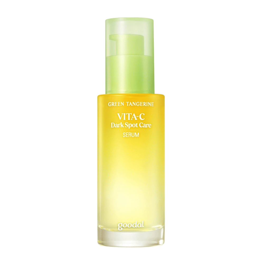 Eine Flasche Green Tangerine Vita C Dark Spot Care Serum 40ml von Goodal für Hyperpigmentierung auf weißem Hintergrund.