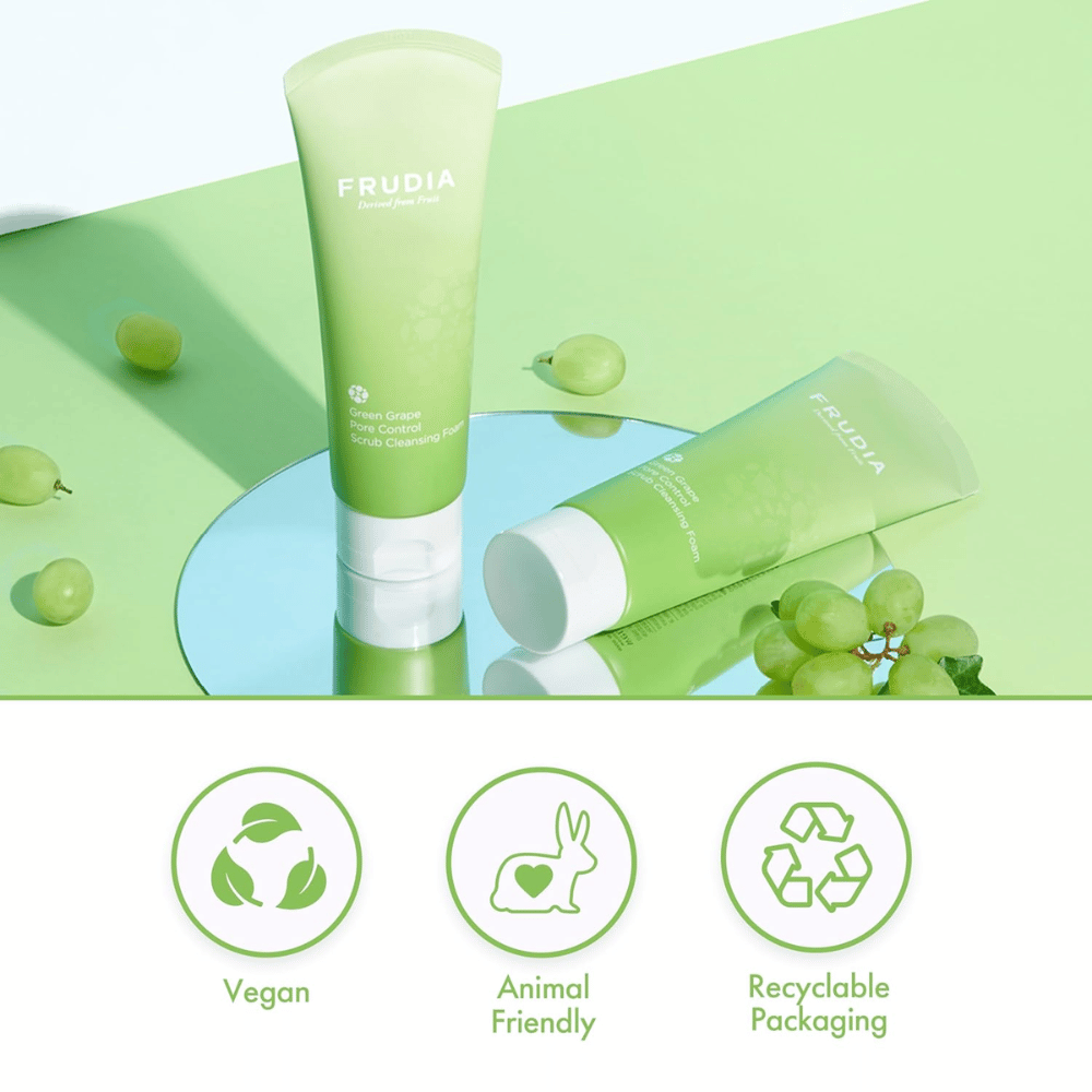 FRUDIA Green Grape Pore Control Scrub Cleansing Foam – vegane und cruelty-free Gesichtsreinigung mit recycelbarer Verpackung, entwickelt für effektive Porenpflege.