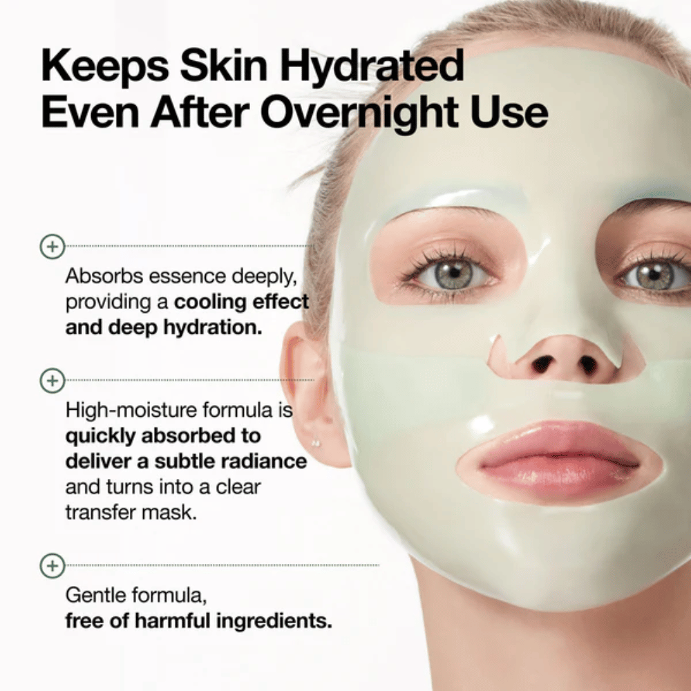 Nahaufnahme eines Modells, das die Hydrogelmaske verwendet. Der Text hebt hervor, dass die Maske der Haut hilft, Feuchtigkeit auch nach der Anwendung über Nacht zu bewahren. Das Bild betont ein kühlendes Gefühl, tiefe Feuchtigkeitsversorgung, erhöhte Ausstrahlung und eine sanfte Formulierung ohne unnötig reizende Inhaltsstoffe.
