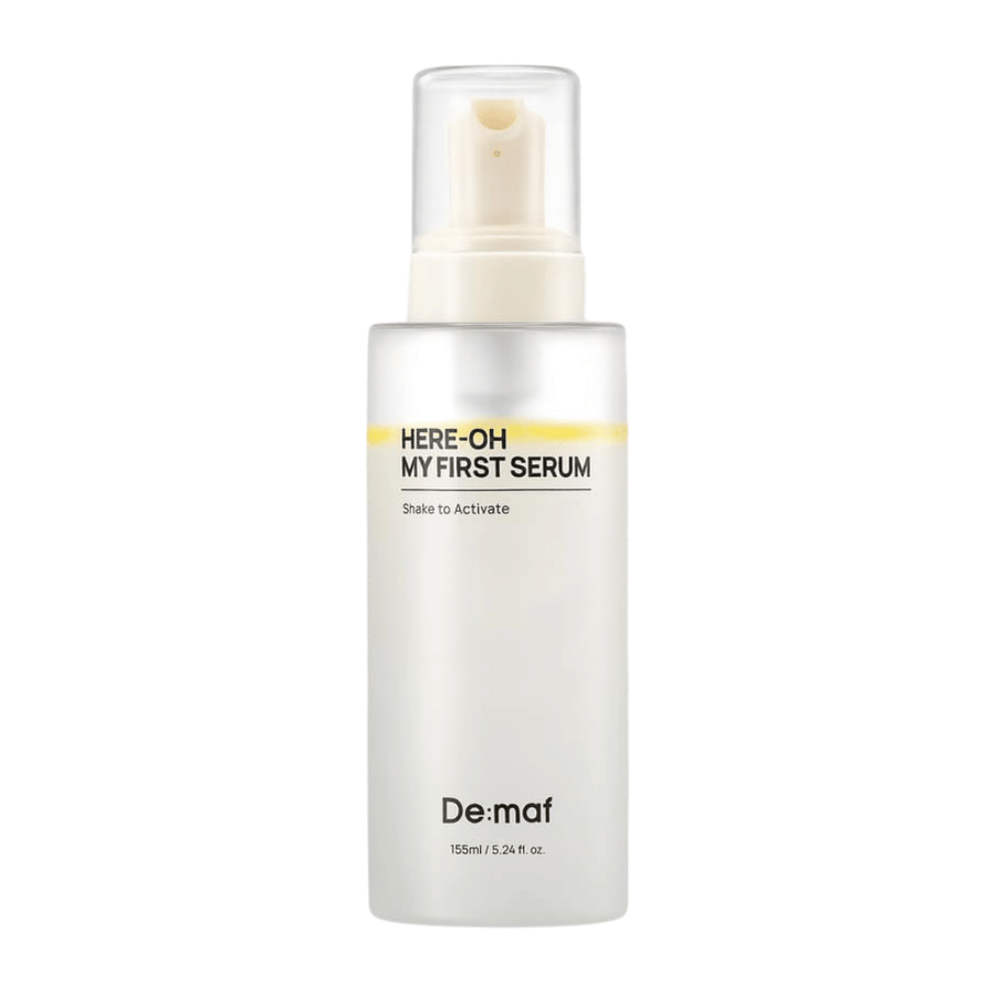 Freigestelltes Produktbild von De:maf Here-Oh My First Serum auf hellem Hintergrund.