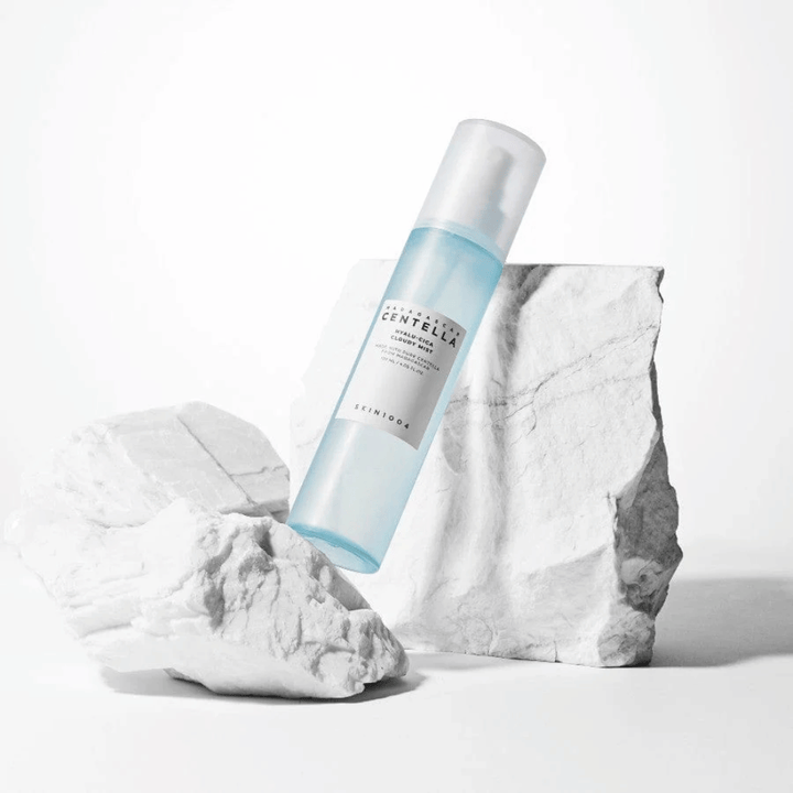 SKIN1004 Madagascar Centella Hyalu-Cica Cloudy Mist – beruhigender und feuchtigkeitsspendender Face Mist für empfindliche Haut mit Centella aus Madagaskar