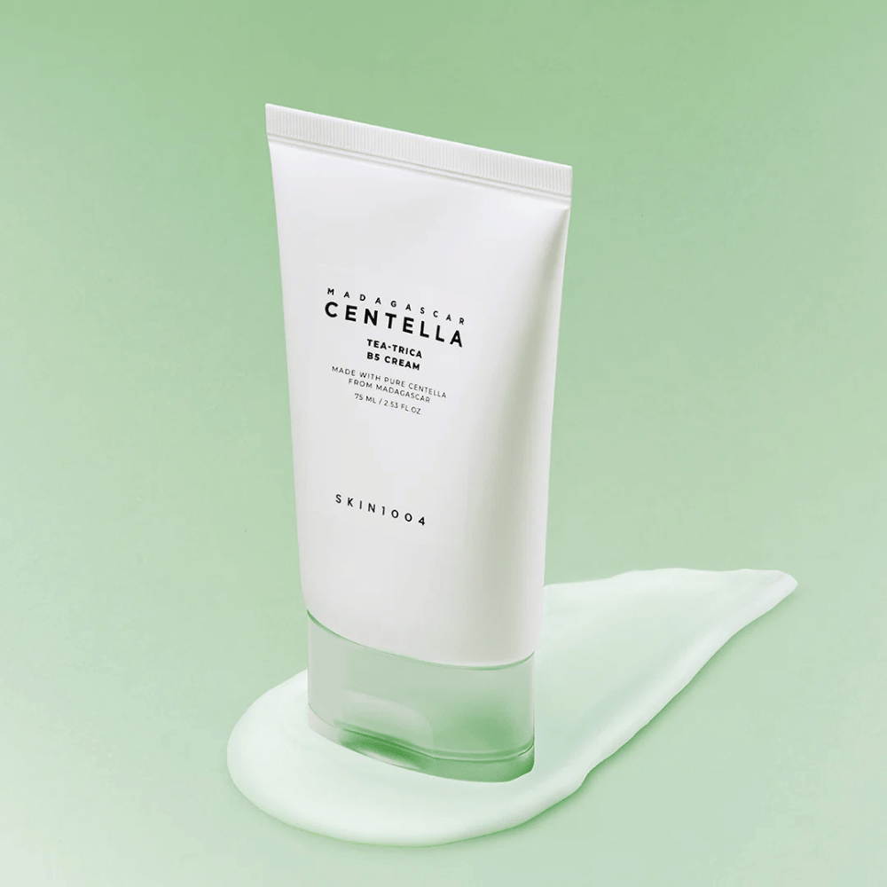 Feuchtigkeitsspendende Gesichtscreme mit Panthenol und Centella, die die Hautbarriere stärkt und eine beruhigende Wirkung auf empfindliche Haut hat
