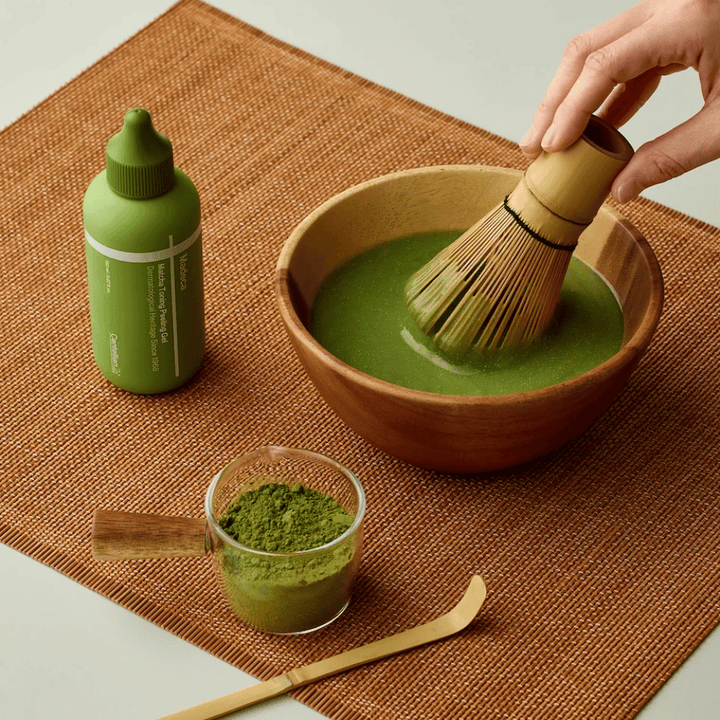 Centellian24 Madeca Matcha Toning Peeling Gel Zutatenbild – peeling gel inspiriert von Matcha, das hilft, die Haut zu reinigen, abgestorbene Hautzellen zu entfernen und den Hautglanz zu verbessern.