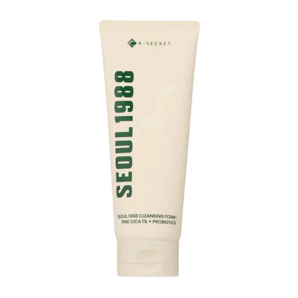 SEOUl 1988 Cleansing Foam - Pine Cica 1% + Probiotika
Ein tiefenreinigender Schaumreiniger, angereichert mit Pine Cica und Probiotika, um die Haut zu beruhigen und auszugleichen. Perfekt, um Unreinheiten zu entfernen und die natürliche Feuchtigkeitsbarriere der Haut wiederherzustellen, ohne auszutrocknen. Geeignet für alle Hauttypen, auch für empfindliche Haut.