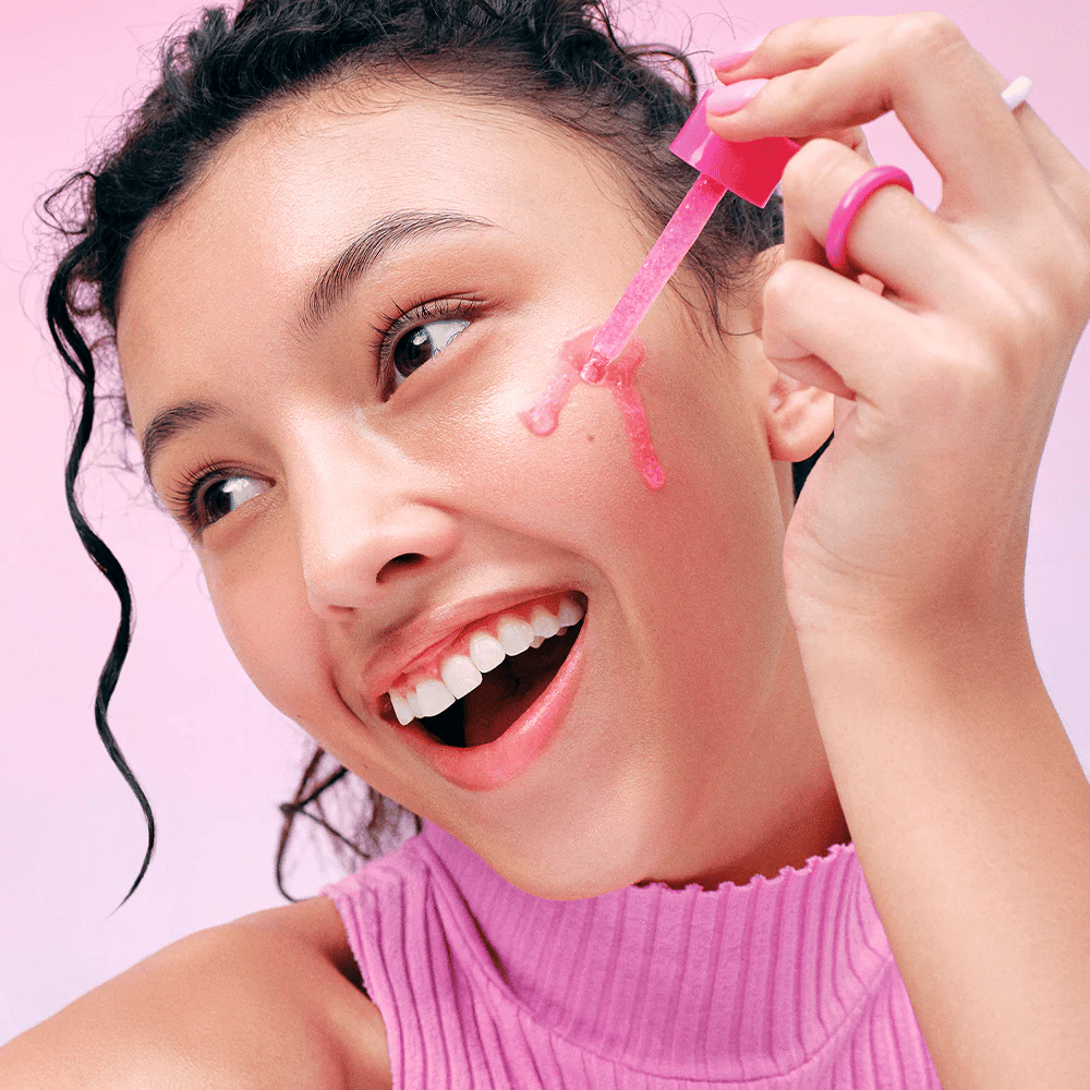 Anwendung von EqualBerry NAD+ Peptide Boosting Serum – leuchtkraftverstärkendes Serum mit NAD+ und Peptiden für straffere Haut