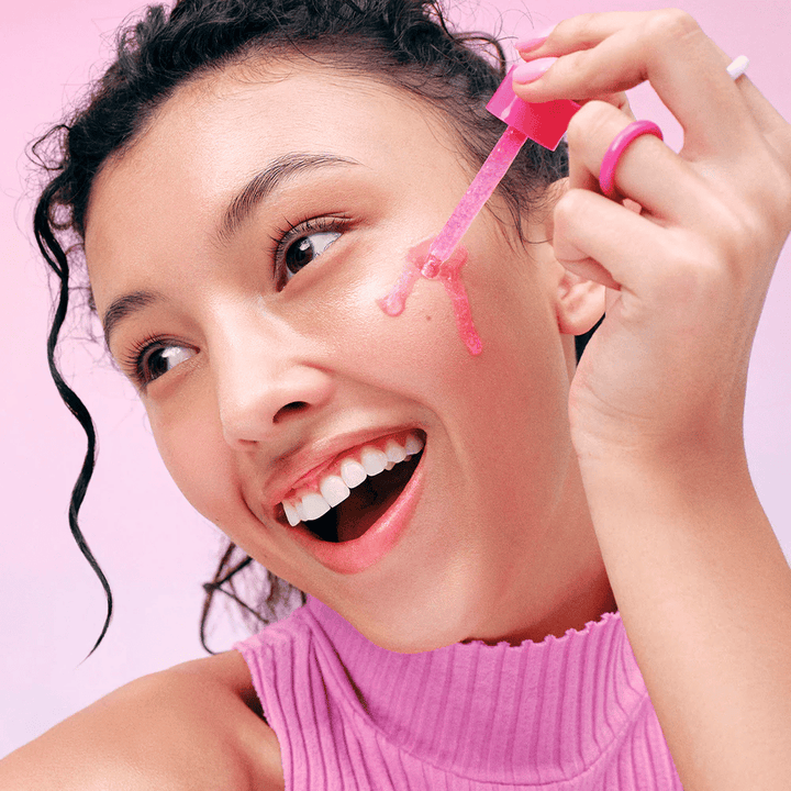 Anwendung von EqualBerry NAD+ Peptide Boosting Serum – leuchtkraftverstärkendes Serum mit NAD+ und Peptiden für straffere Haut