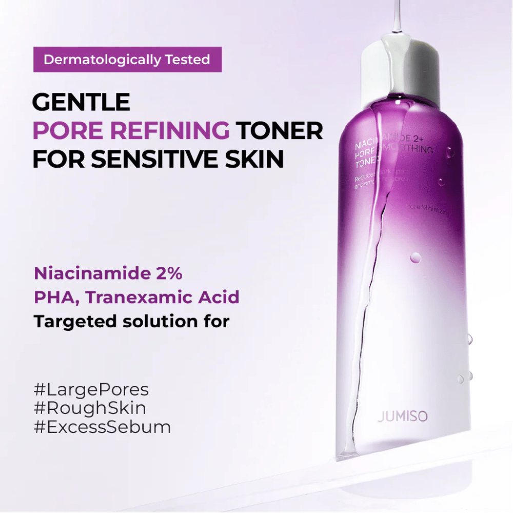 Marketingbild des Toners mit Text darüber, dass das Produkt dermatologisch getestet und für empfindliche Haut geeignet ist. Der Fokus liegt auf Porenverfeinerung, Talgkontrolle und Exfoliation mit Niacinamid, PHA und Tranexamsäure.