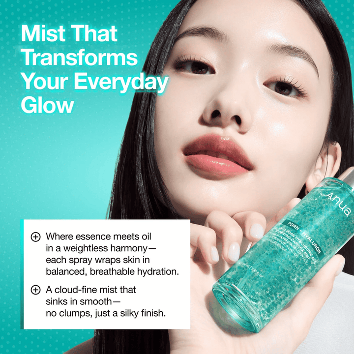 Ein Model hält das Produkt nah am Gesicht. Das Bild betont den Glow-Effekt und wie der Mist selbst über dem Make-up ein frisches, mit Feuchtigkeit versorgtes Finish verleiht.