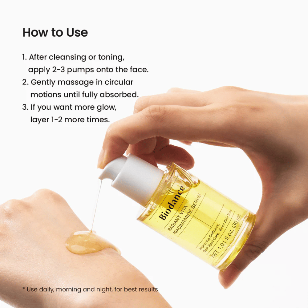 Biodance Radiant Vita Niacinamide Serum wird auf die Hand aufgetragen – wie man das Serum nach der Reinigung für gleichmäßigeren Hautton und Glow verwendet