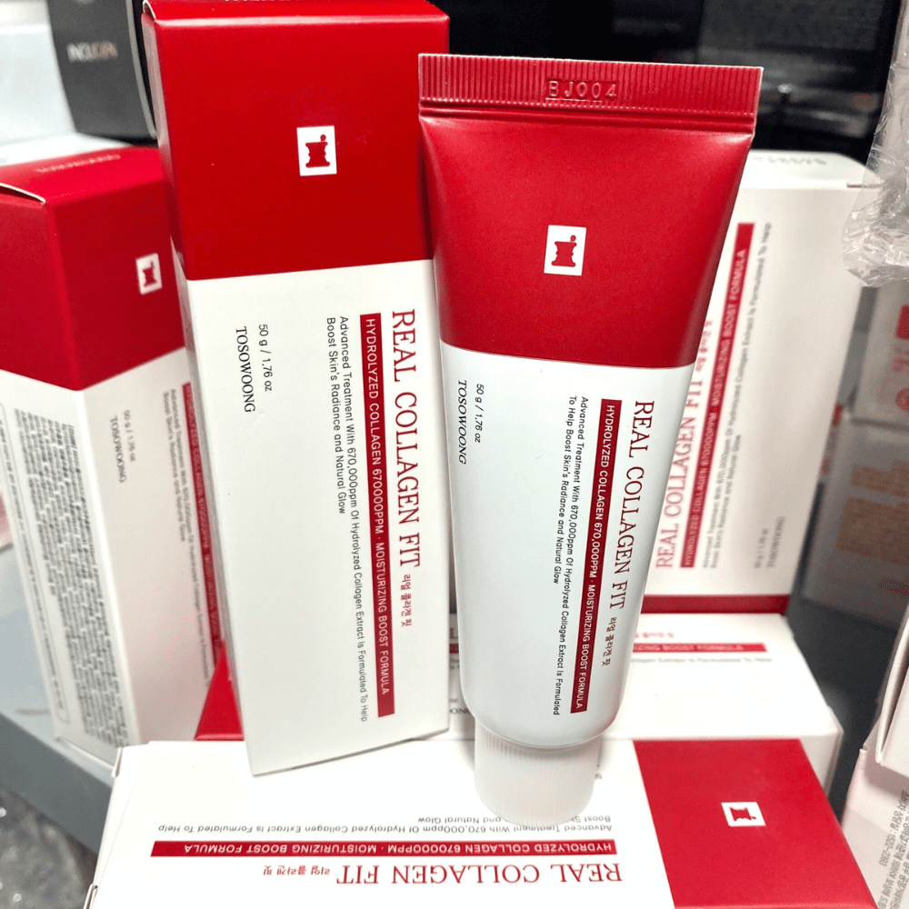 Tosowoong Real Collagen Fit enthält hydrolysiertes Kollagen und spendet der Haut tiefenwirksam Feuchtigkeit, während es die Hautelastizität stärkt. Die Formel verbessert den Glanz und die natürliche Barriere der Haut, was ein frisches und jugendliches Aussehen verleiht. Ideal für die tägliche Anwendung.