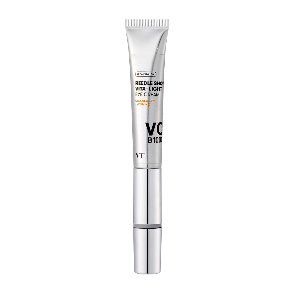 VT Reedle Shot Vita-Light Eye Cream in Silberverpackung mit CICA, Vitamin C und feuchtigkeitsspendenden Inhaltsstoffen, um den Bereich unter den Augen aufzuhellen und zu beruhigen.