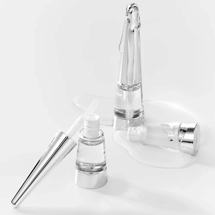 VT Cosmetics Reedle Shot Lip Plumper Beginner mit sichtbarer Serumtextur, die Glanz, weichmachende Wirkung und vollere Lippen verleiht.