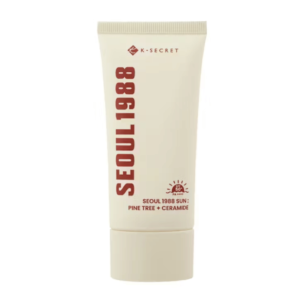 SEOUL 1988 Sun Cream kombiniert die Kraft von Kiefernrindenextrakt und Ceramiden, um die Haut vor der Sonne zu schützen (SPF50+ PA++++) und gleichzeitig zu befeuchten und die Hautbarriere zu stärken.