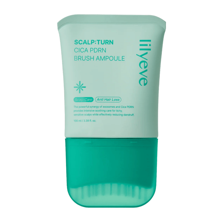 Freigestelltes Produktbild von LILYEVE Scalp:Turn Cica PDRN Brush Ampoule vor weißem Hintergrund. Das Design zeigt die türkise Verpackung mit integriertem Bürstenapplikator für eine einfache Anwendung direkt auf der Kopfhaut.