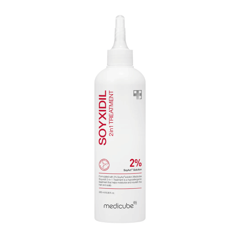 Produktbild von Medicube Soyxidil 2in1 Treatment in einer weißen Flasche mit rotem Text. Enthält 2% SoyAct™ Solution zur Stärkung von Haar und Kopfhaut.