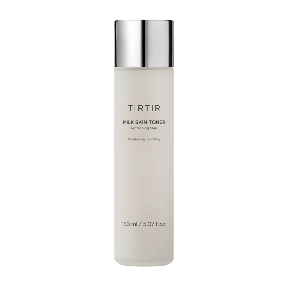 Produktbild von "TIRTIR MILK SKIN TONER", ein Hauttoner, der erfrischende und beruhigende Wirkungen verspricht. Der Inhalt beträgt 150 ml.