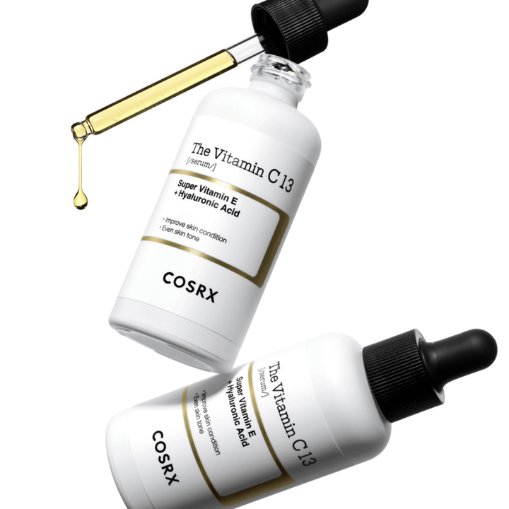 COSRX The Vitamin C 13 Serum 20 ml mit Pipette und goldener Serumstropfen, strahlendes Vitamin-C-Serum für gleichmäßigeren Hautton und verbesserte Hautstruktur.