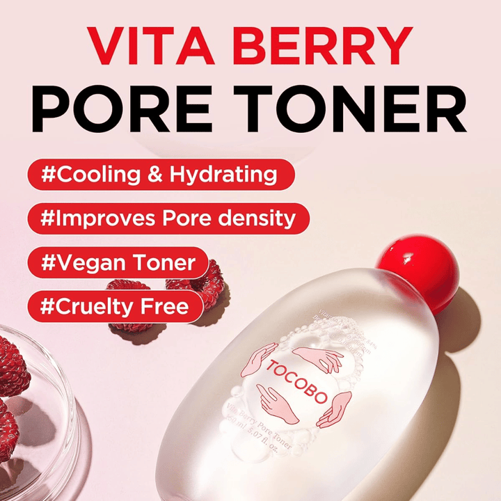 Produktbild mit Text, der die Eigenschaften des Toners hervorhebt, wie Feuchtigkeitsversorgung, kühlendes Gefühl, verbesserte Porenpflege sowie dass das Produkt vegan ist und cruelty-free.