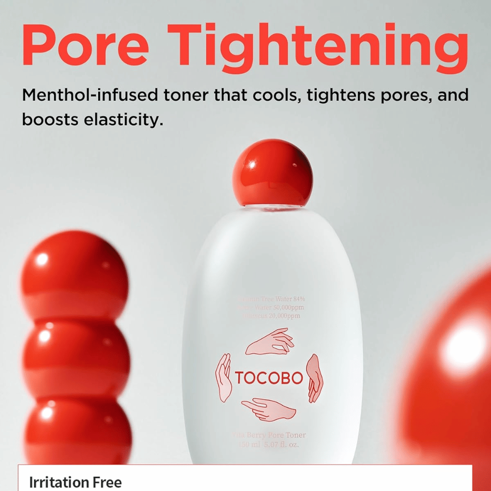 Kampagnenbild für TOCOBO Vita Berry Pore Toner, das die kühlende Wirkung des Toners, porenverfeinernde Eigenschaften und verbesserte Hautelastizität mit einer mentholinfundierten Formel beschreibt.