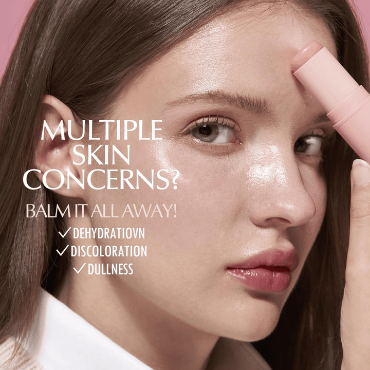 KAHI Wrinkle Bounce Multi Balm wird auf das Gesicht aufgetragen für Feuchtigkeit, Ausstrahlung und verbesserte Hautelastizität gegen Trockenheit und fahle Haut.