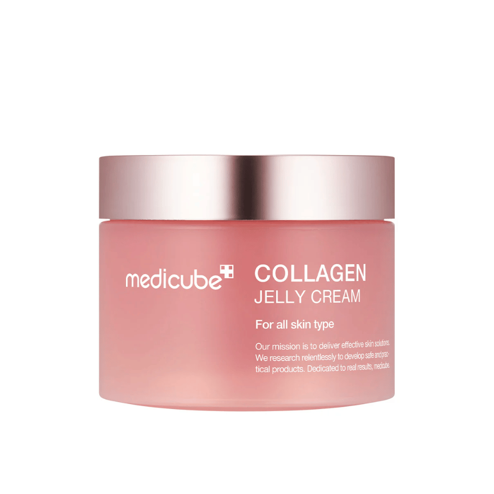 Medicube Collagen Jelly Cream in einem rosa Behälter mit einem Silberdeckel. Das Produkt ist für alle Hauttypen konzipiert und verspricht effektive Hautpflege mit Fokus auf Kollagen, um die Elastizität und Feuchtigkeit der Haut zu verbessern.